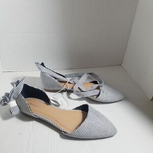 NWT OLD NAVY FLATS WITH LEG STRAP BLUE AND WHITE SIZE 9 (SEE DESCRIPTION)